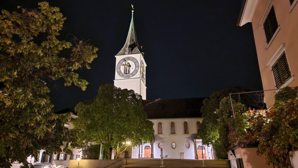 Zürich képek, Szent Péter Templom éjszaka